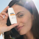 خرید و قیمت کرم ضد آفتاب ضد لک بی رنگ اسپات پریونت ایزدین Isdin Foto Ultra 100 Spot Prevent SPF50 حجم 50 میلی لیتر